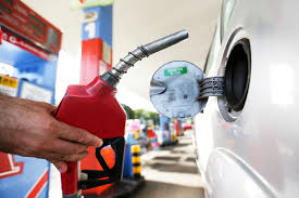 Com alta de 1,68% anunciada para hoje (05), gasolina tem recorde de preço